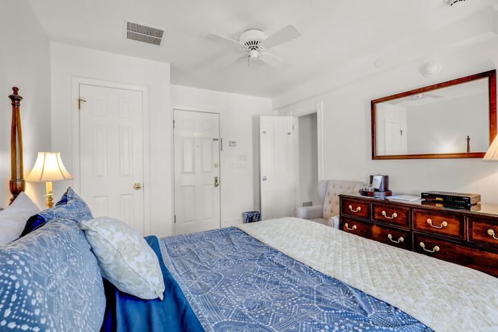 Room 109 of 191