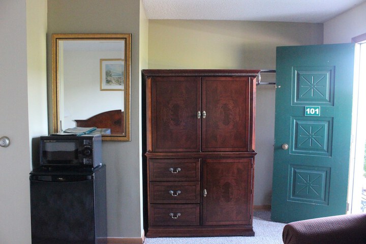Room 14 of 42