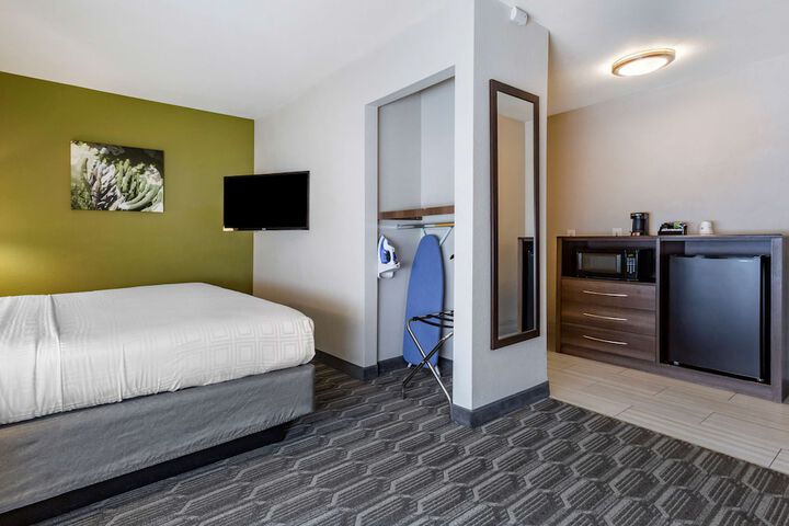 Room 11 of 41