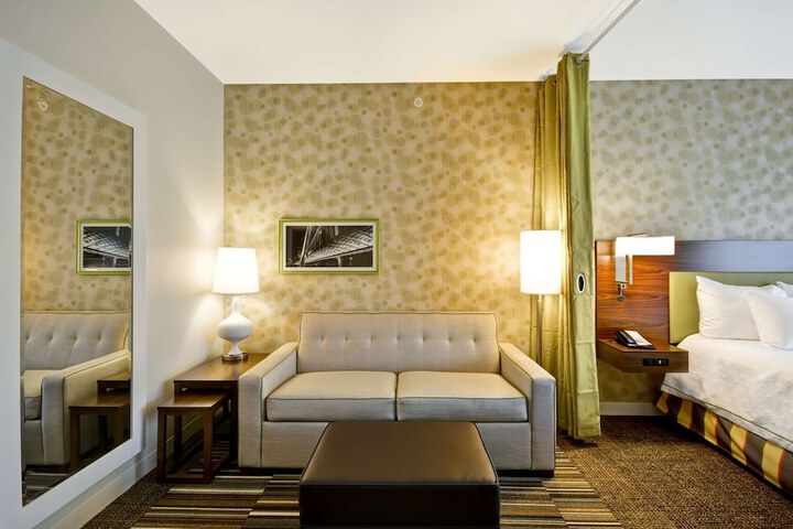 Room 15 of 36