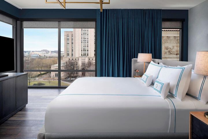 The Oaklander Hotel Autograph Collection