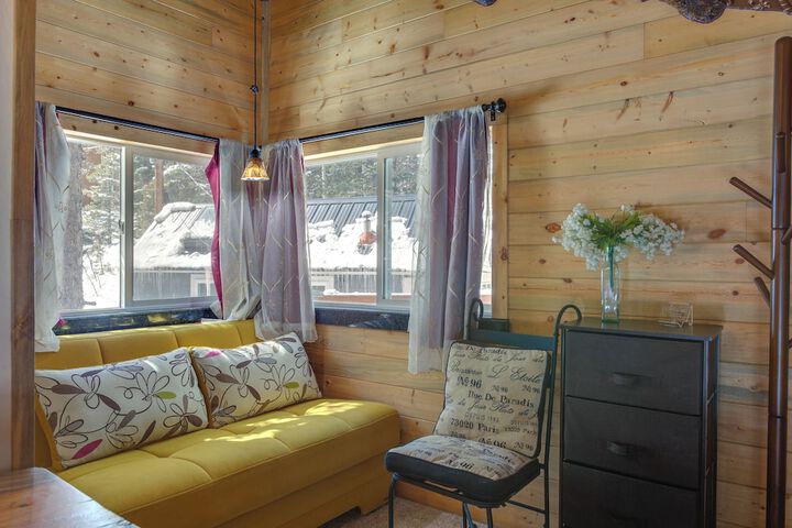 Idaho Springs Cabin w / Hot Tub on Half Acre!