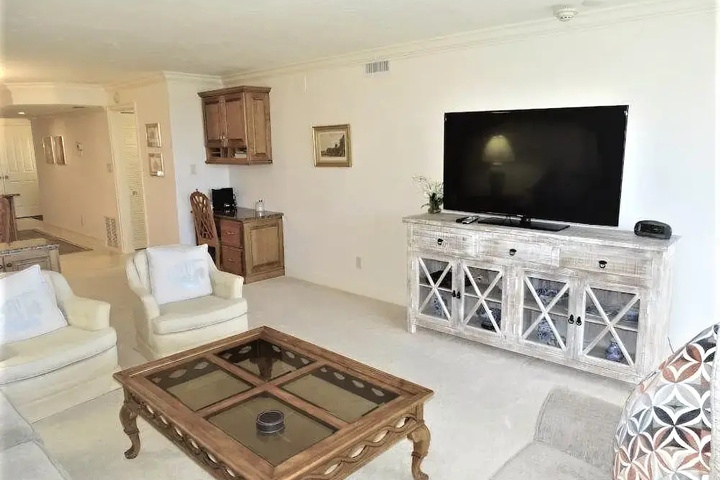 Gulf & Bay Club- A708 Updated With Great Views! 2 Bedroom Condo
