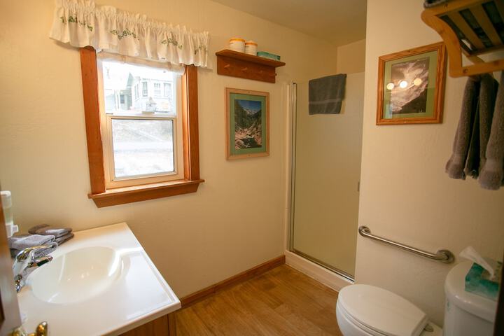 Room 83 of 236