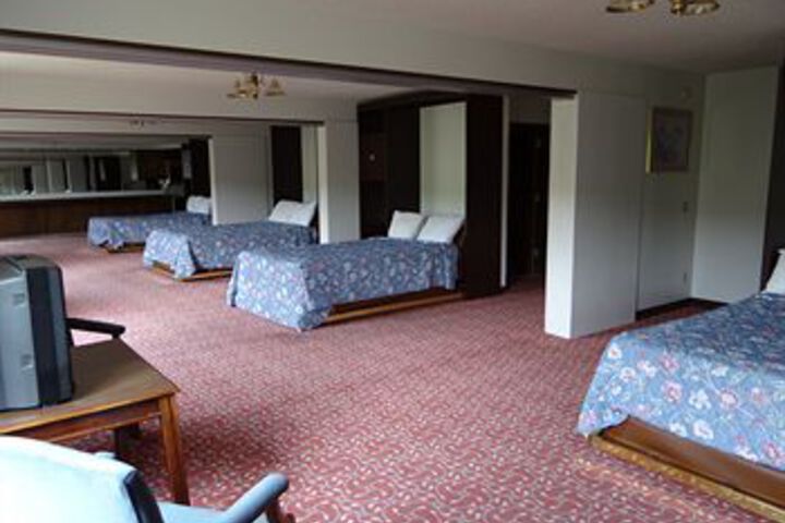 Magnuson Hotel & Suites Bellevue