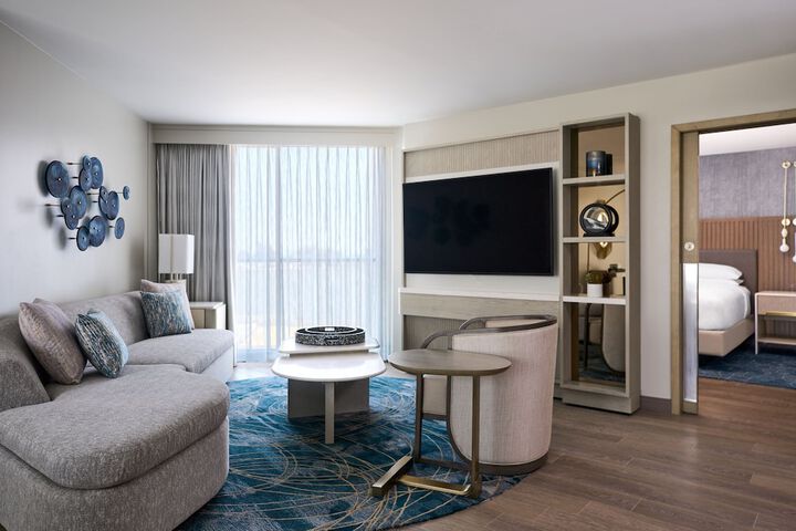 VEA Newport Beach a Marriott Resort & Spa