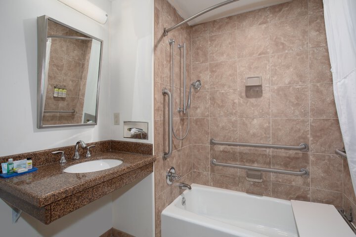 Room 20 of 40