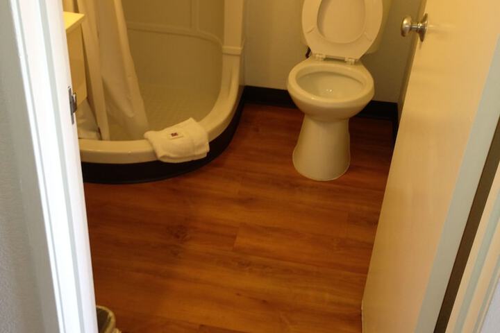 Room 25 of 49