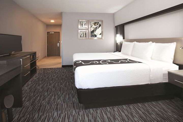 Room 16 of 33