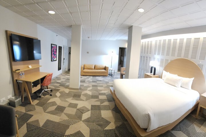 Room 12 of 22
