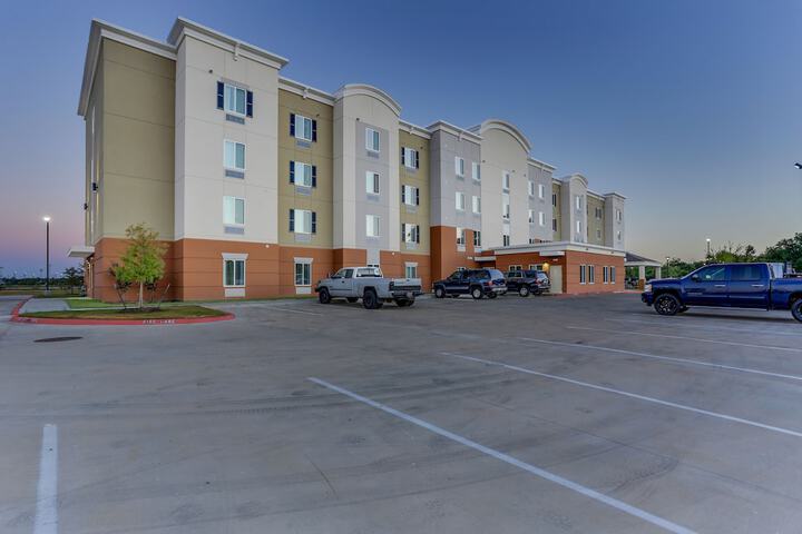 Candlewood Suites College Station at University by IHG