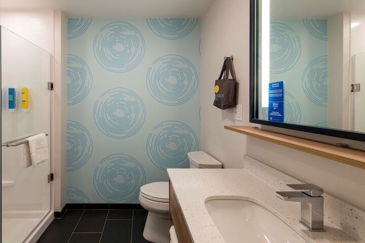 Room 25 of 46