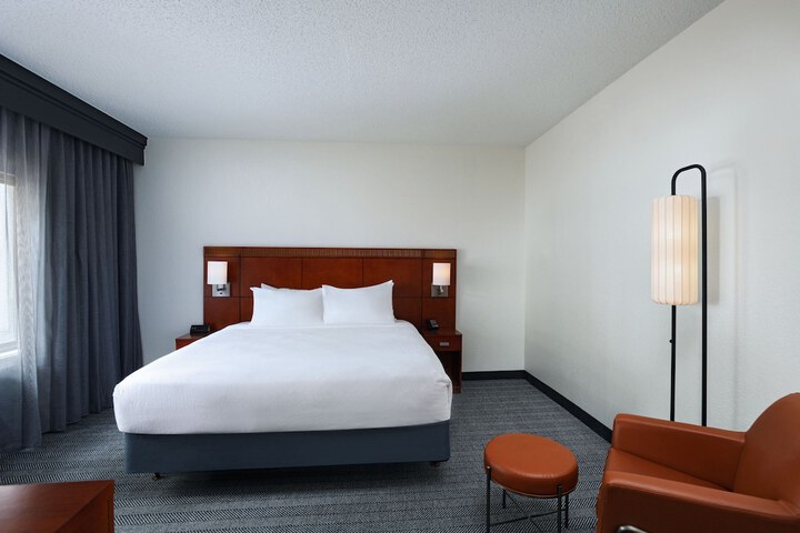 Room 13 of 27
