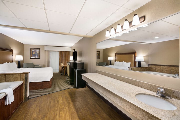 Room 40 of 48