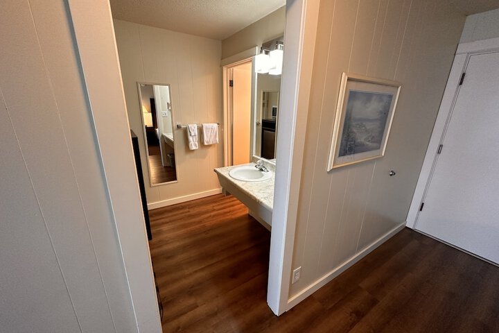 Room 70 of 181