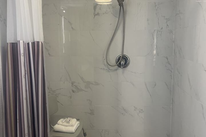 Room 19 of 28