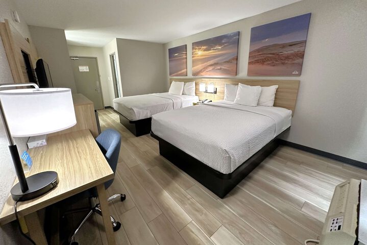 Room 10 of 24