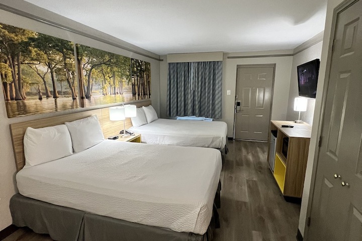 Room 21 of 62