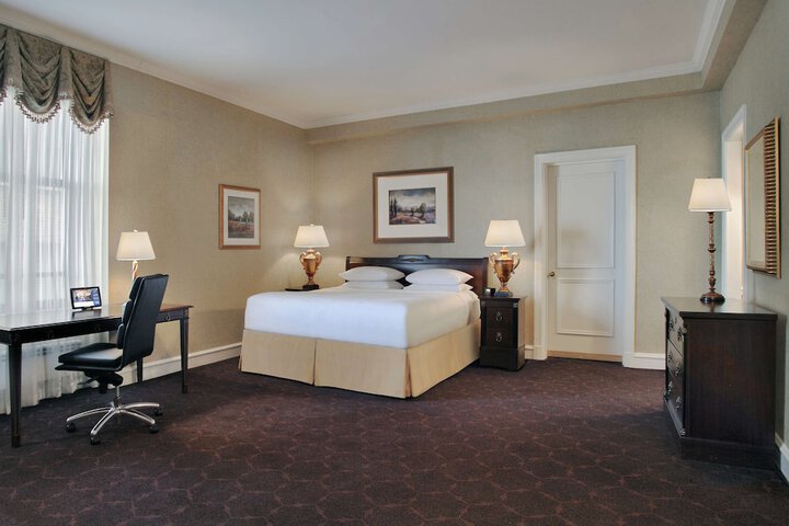 Room 34 of 100