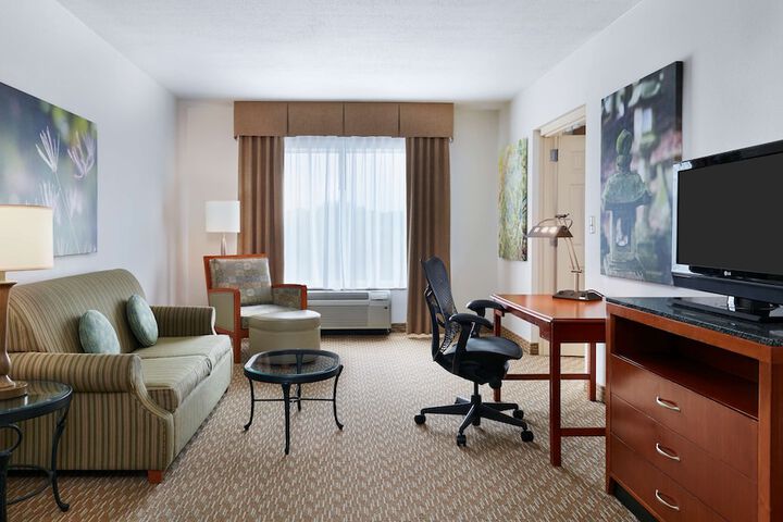 Room 27 of 40