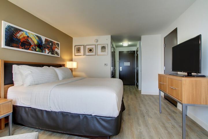 Holiday Inn & Suites Peoria at Grand Prairie by IHG