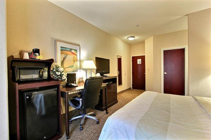 Magnolia Inn & Suites Savannah Airport
