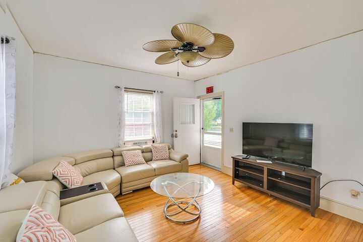 9 Mi to Dtwn Boston: Cozy Malden Apartment