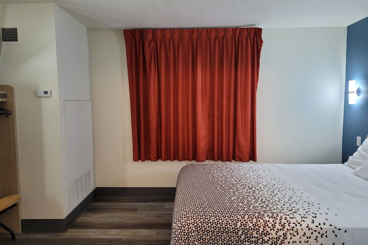 Modern Stay 39 Lakeview by OYO Minonk Garden