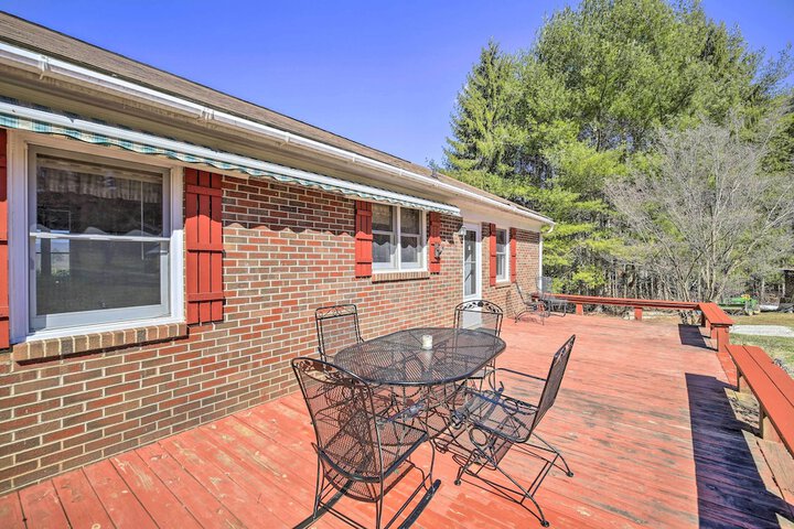 Quaint Creekside Home w / Spacious Deck & Yard