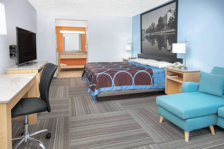 Room 17 of 21