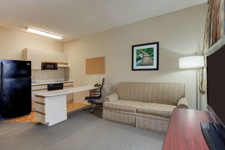 Room 8 of 15