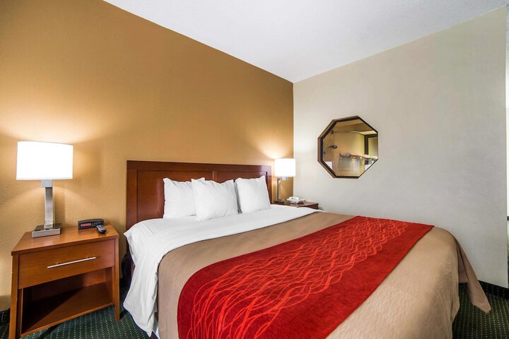Room 10 of 37