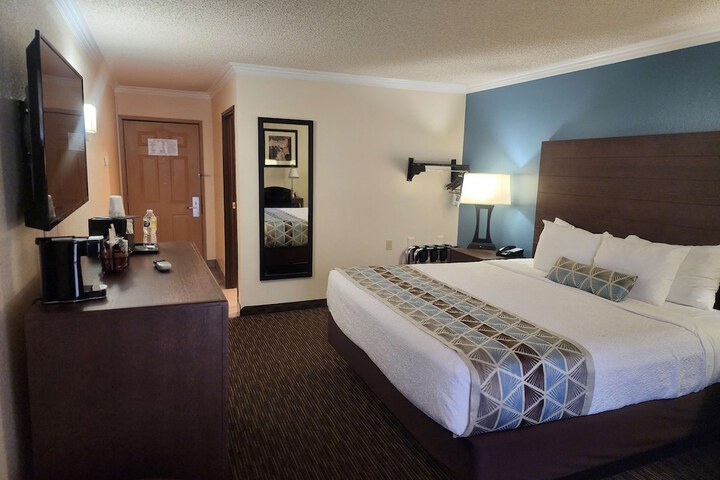 Room 13 of 42