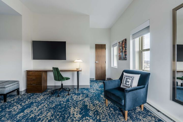 Room 32 of 54