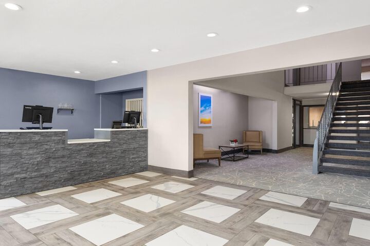 Days Inn by Wyndham Rawlins