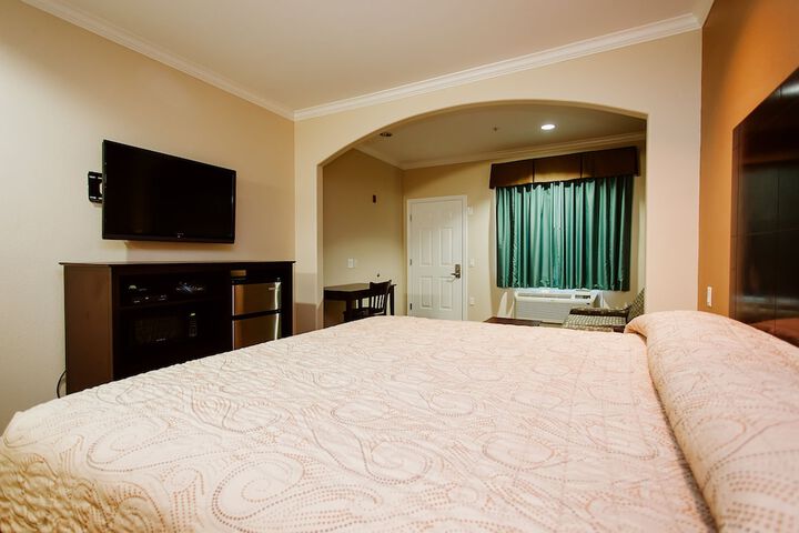 Room 6 of 13