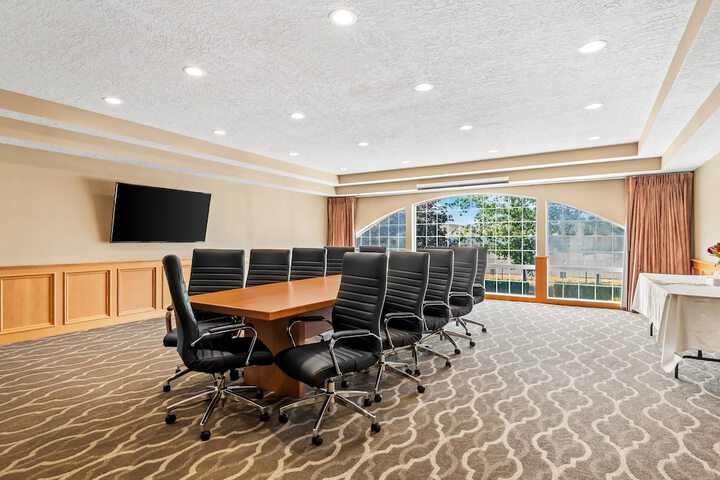 Comfort Suites Linn County