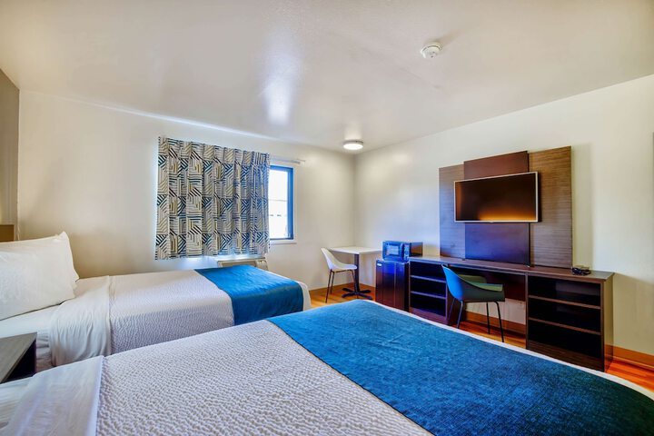 Room 11 of 31