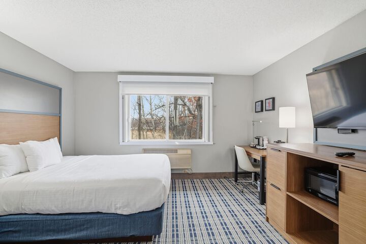 AmericInn by Wyndham White Bear Lake St. Paul