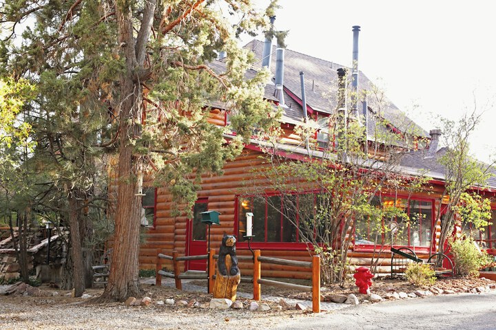 Gold Mountain Manor Bed and Breakfast