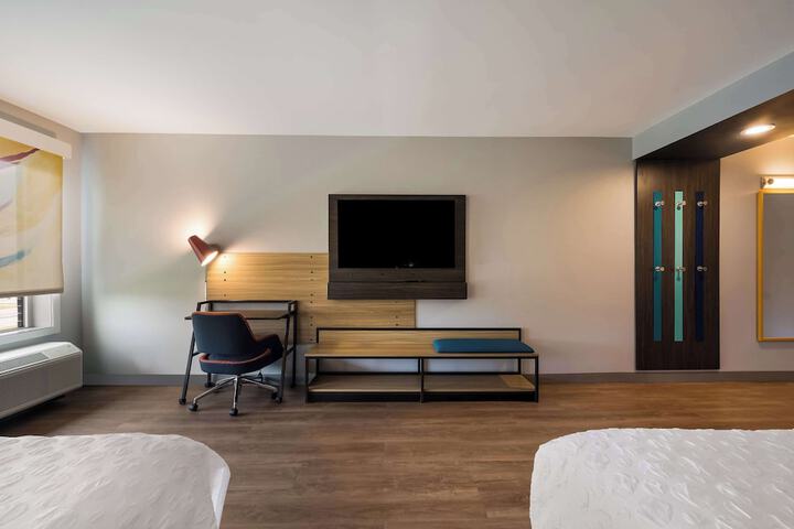 Room 8 of 30