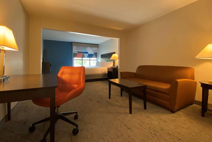 Room 37 of 63