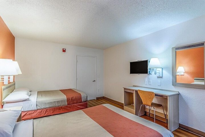 Room 23 of 31