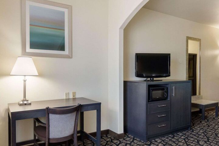 Room 17 of 27