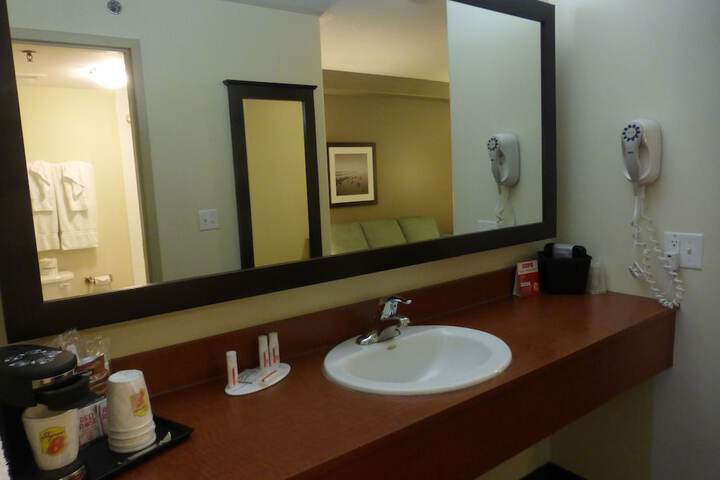 Super 8 by Wyndham Peterborough