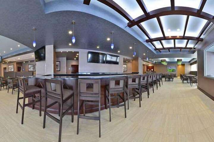 Wyndham Garden Elk Grove Village / OHare