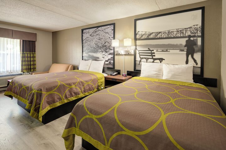 Room 16 of 28
