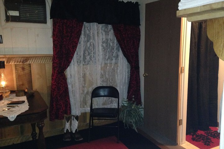 Room 13 of 29