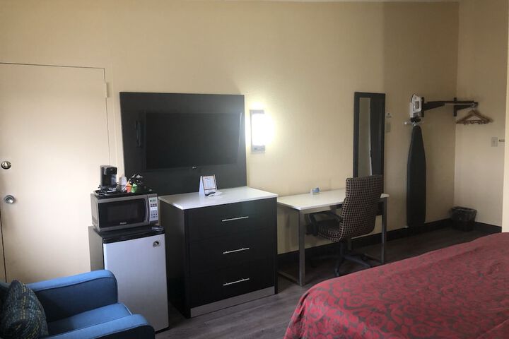 Room 16 of 24