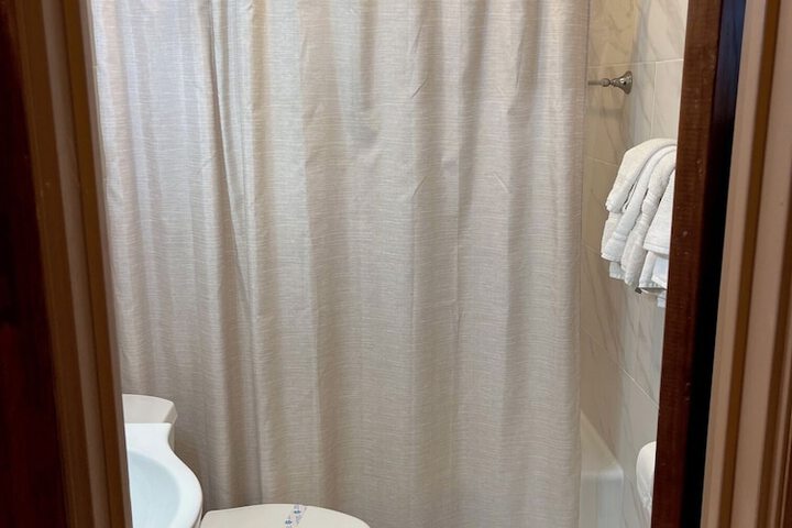Mountain Aire Cottages Inn & Glamping